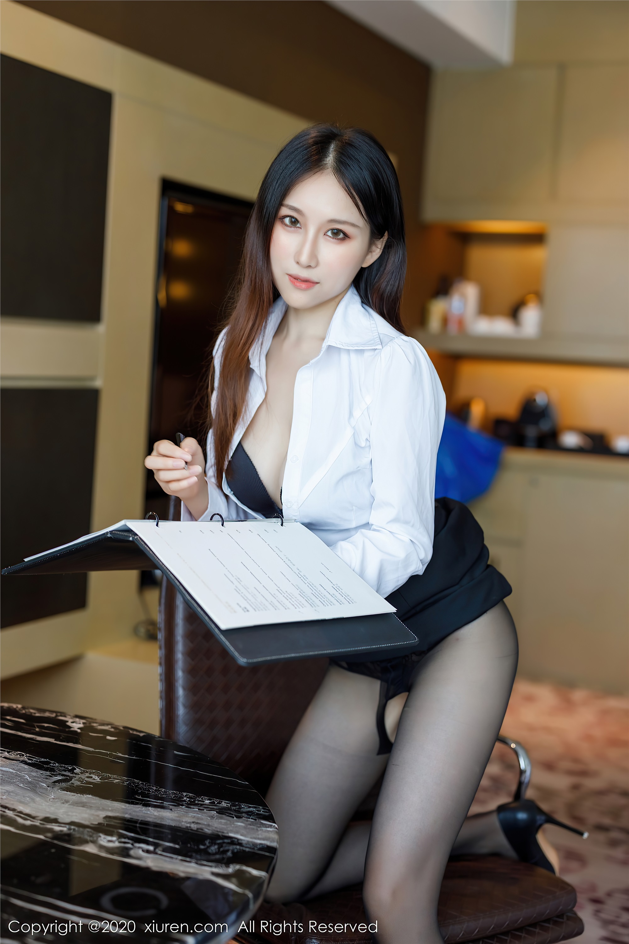 XIUREN秀人网 2020.10.14 Vol.2649 月音瞳